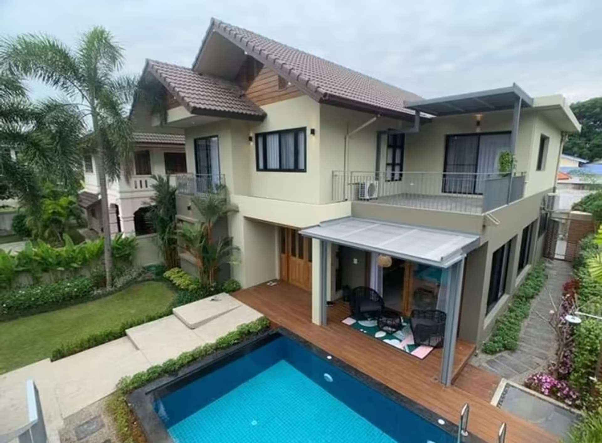 Pool Villa - Image 11