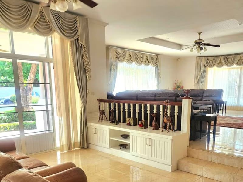 6 Bed House for Rent and Sale in Saraphi