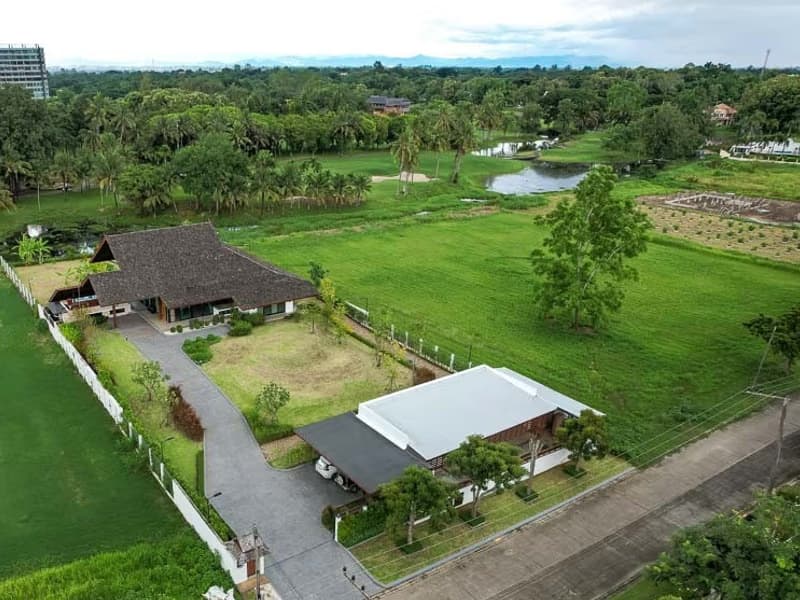 Luxury Single Story Home in Green Valley 