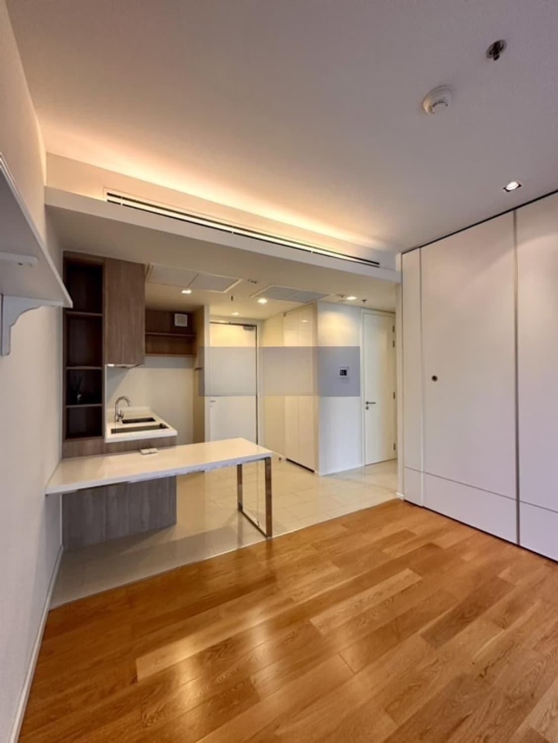 1 ห้องนอน Condo สำหรับ ขาย ใกล้ Makkasan ARL - Image 4