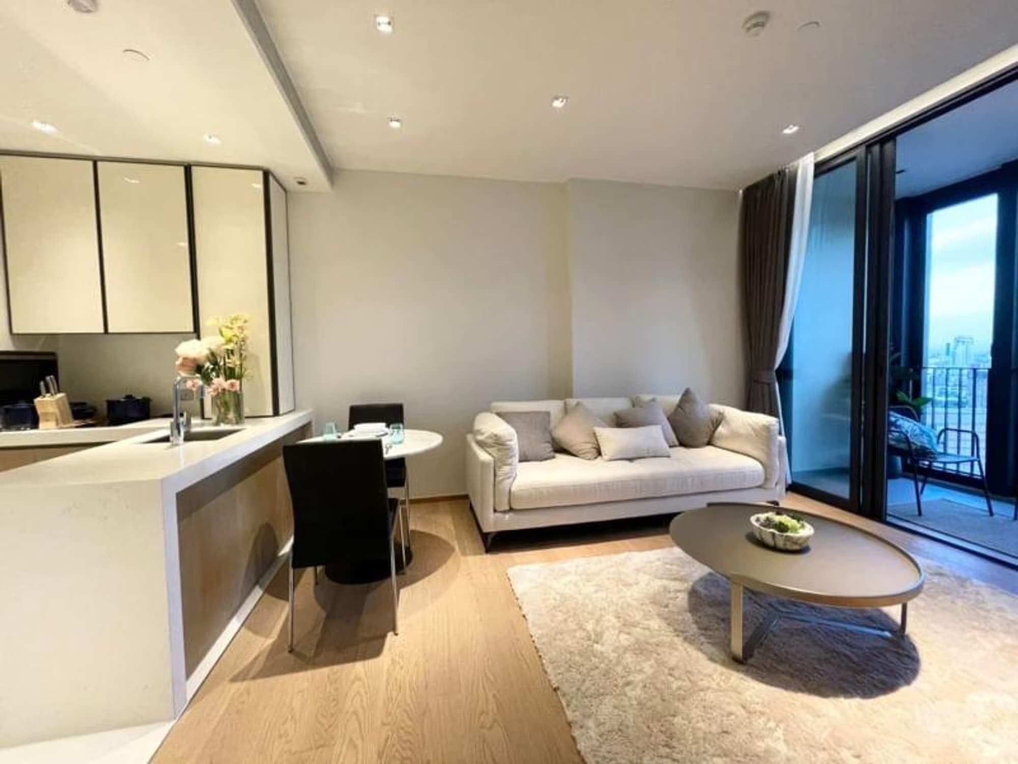 1 Bed Condo for Rent and Sale in Khlong Toei - Image 1