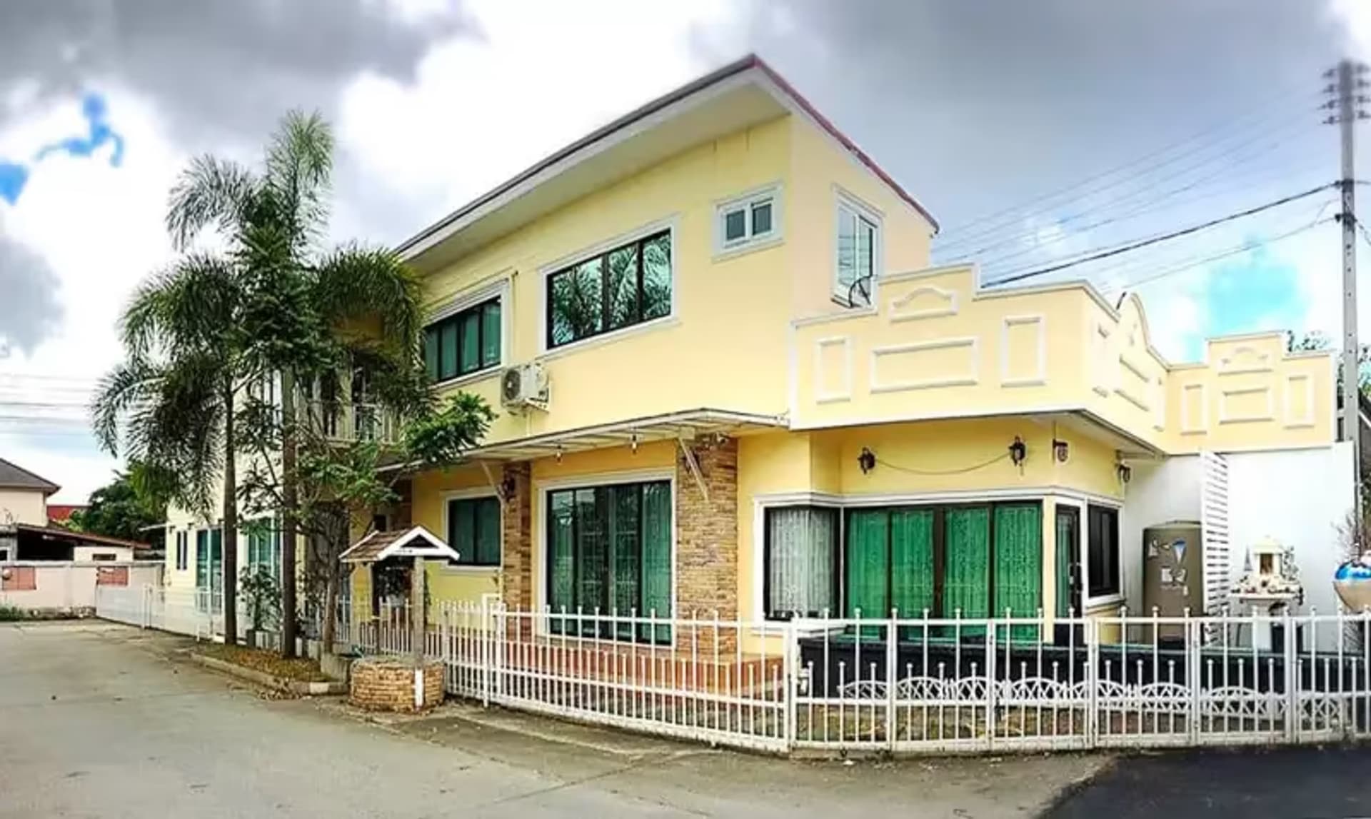 4 Bedroom House - Image 1