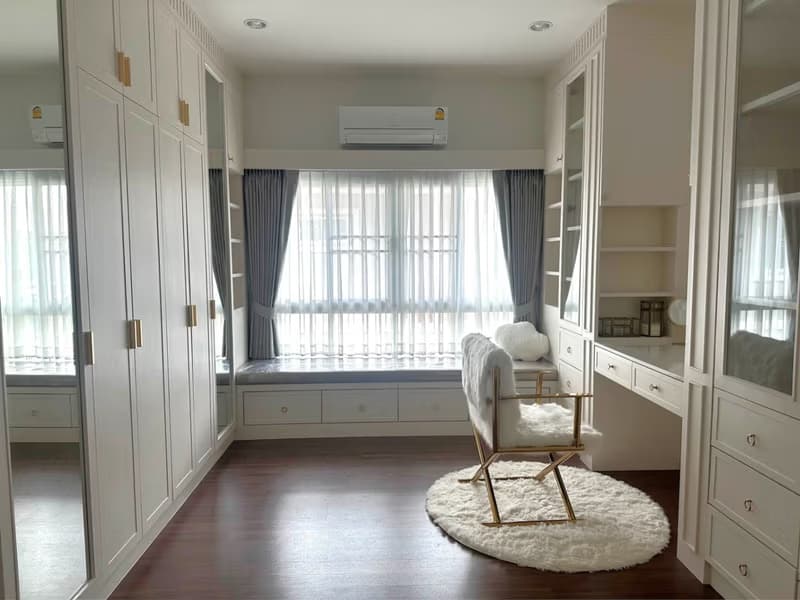 4 Bed House for Rent and Sale in San Kamphaeng