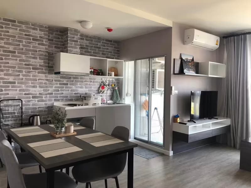 1 Bedroom Condo