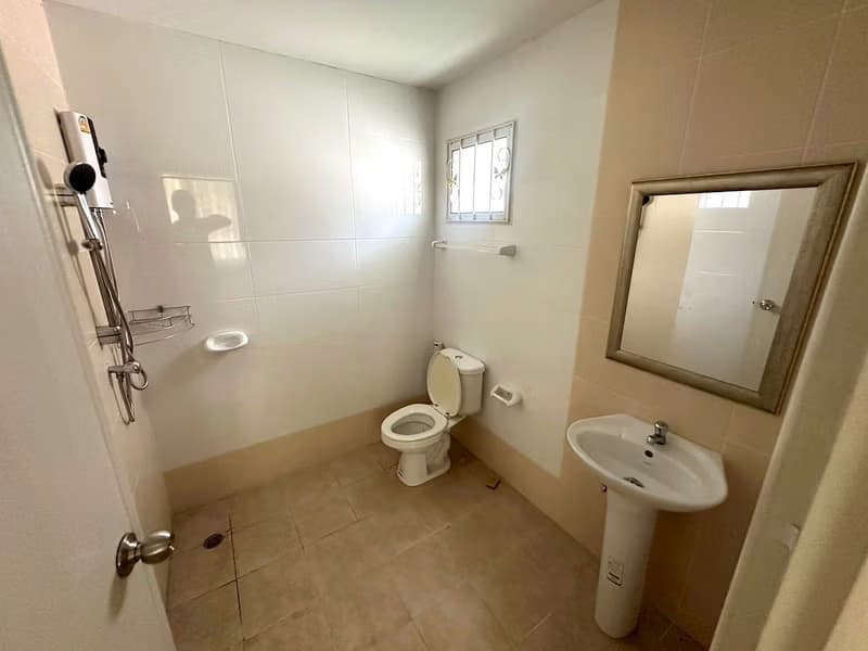 5 Bed House for Rent in San Kamphaeng