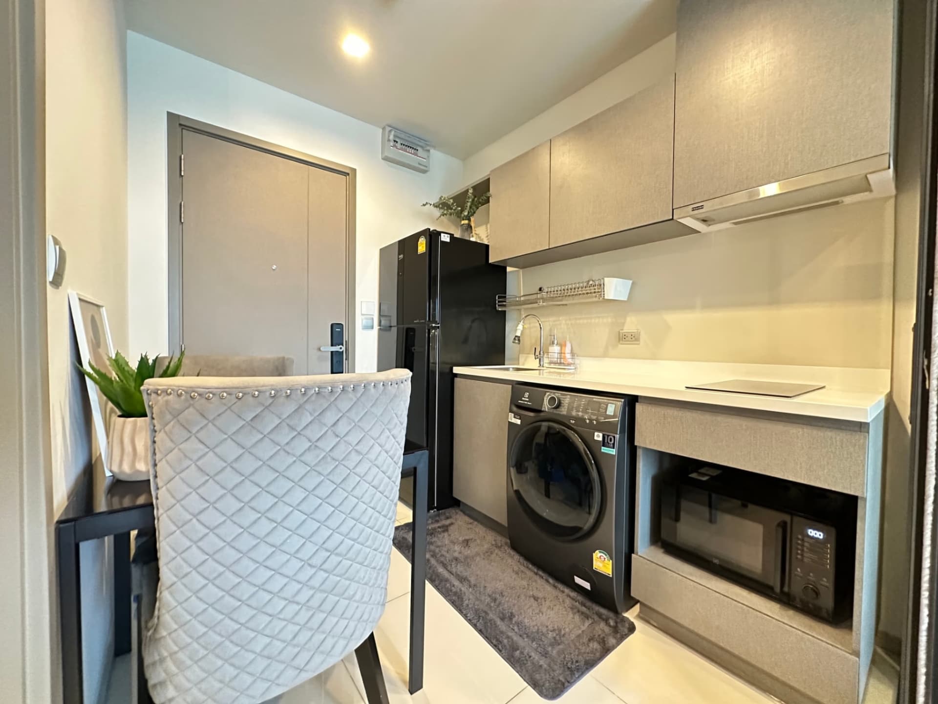 1 Bed Condo for Rent in Pathum Wan - Image 4
