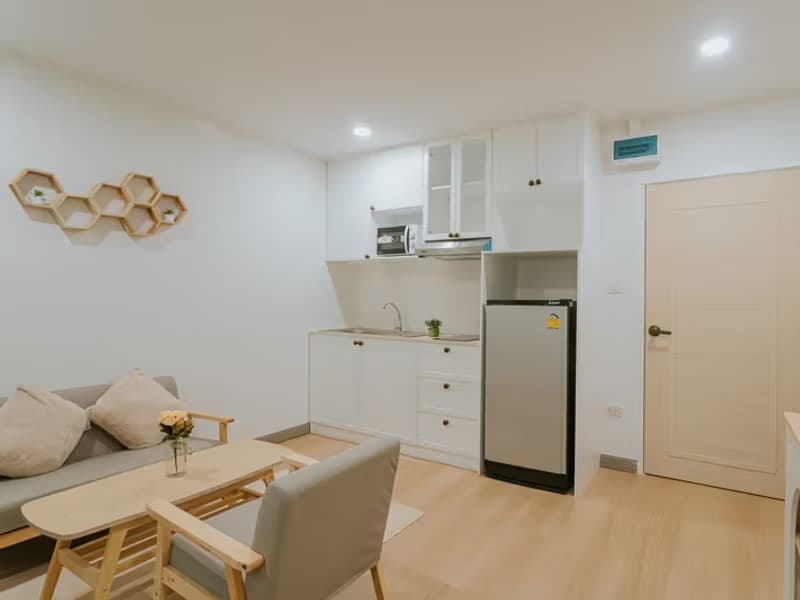 1 Bedroom Condo