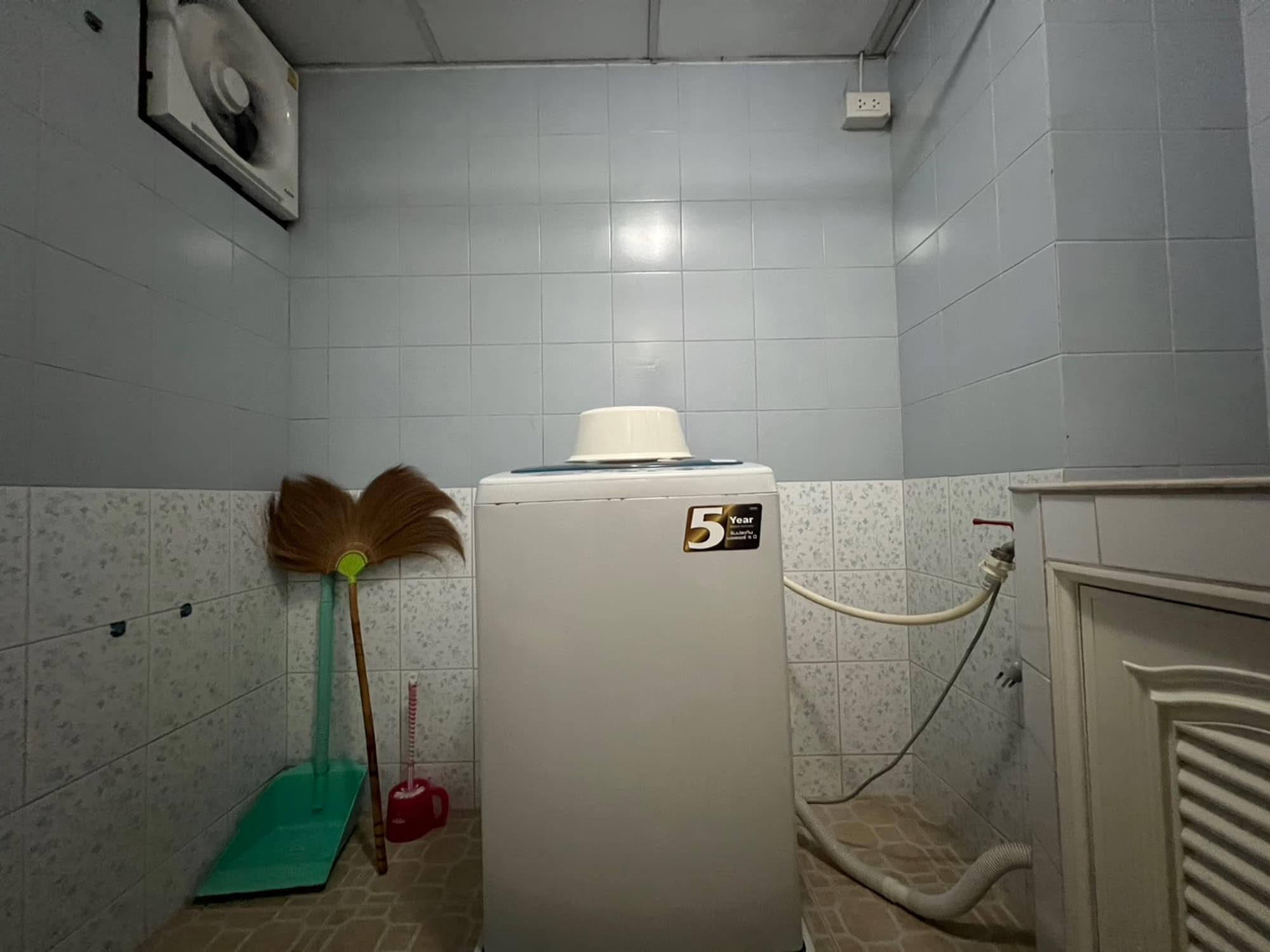  - Image 7