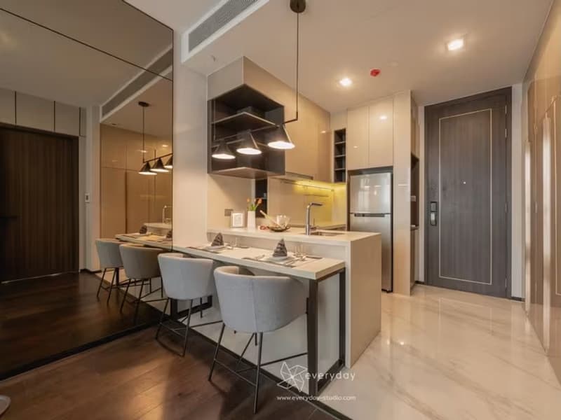 1 Bedroom Condo