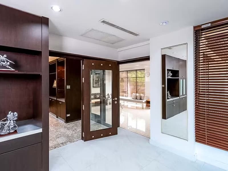 4 Bedroom House for Rent in Bang Na