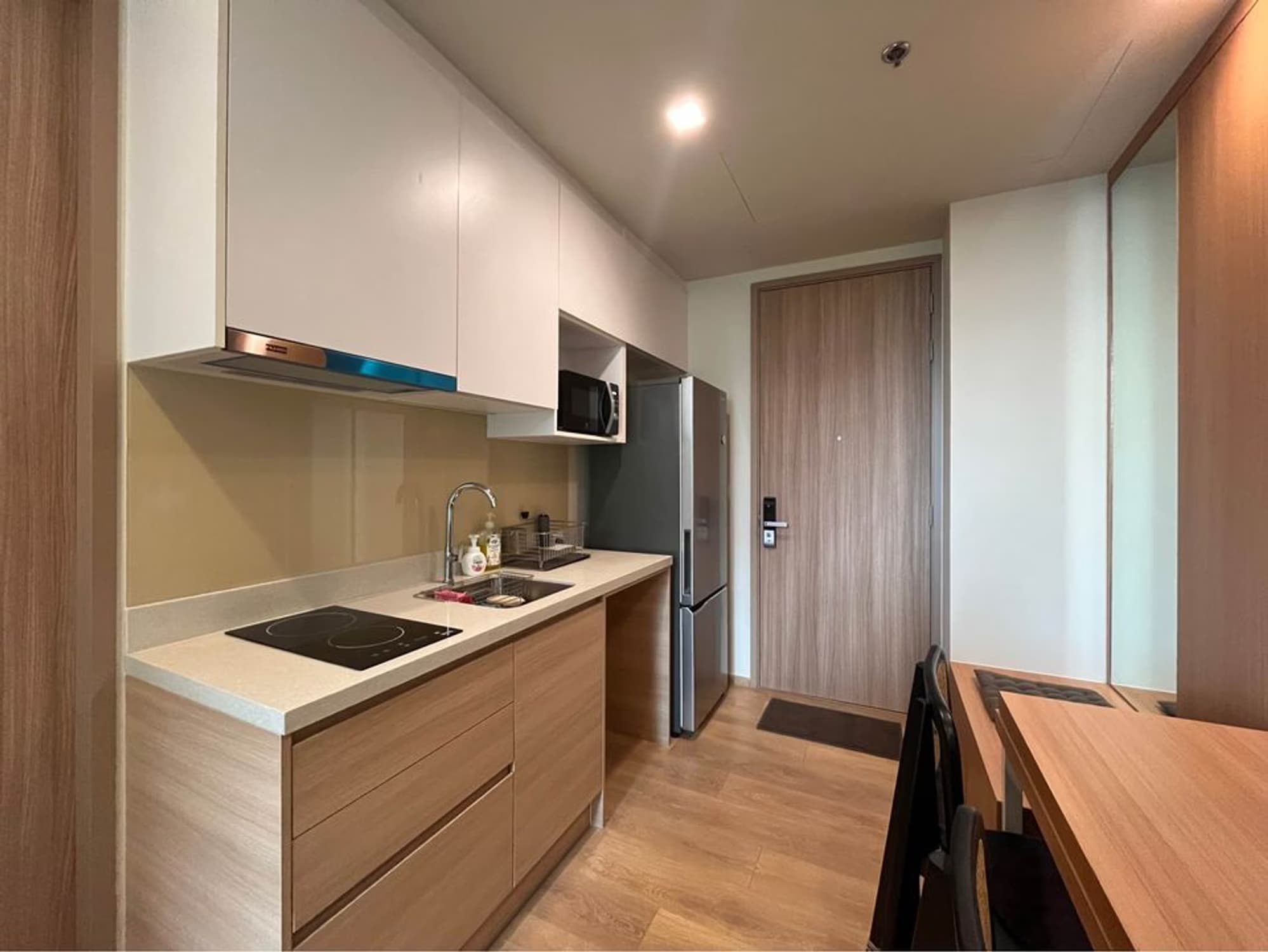 Condo for Sale at Noble Around Sukhumvit 33 - Image 9