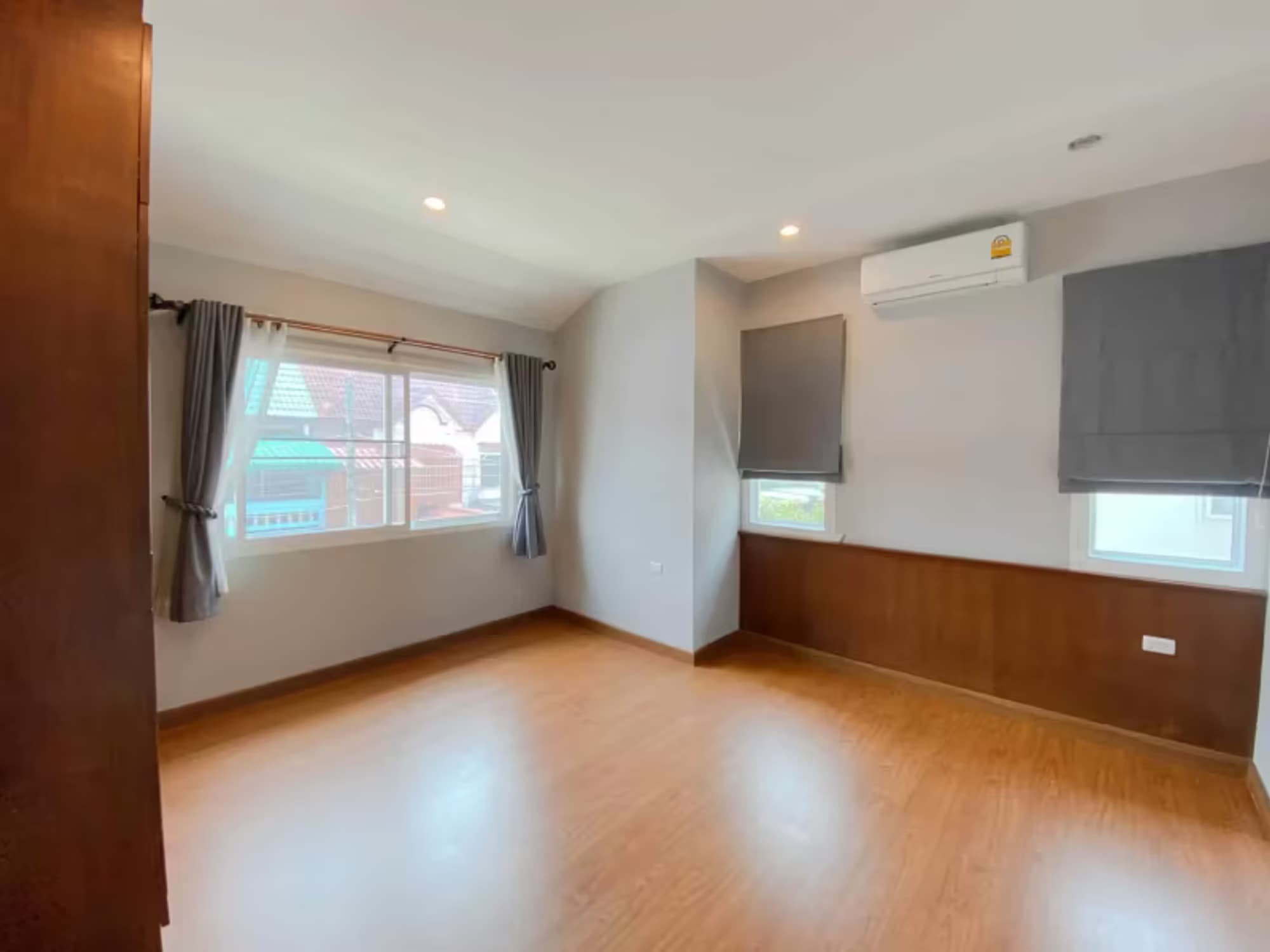 3 Bedroom House - Image 9