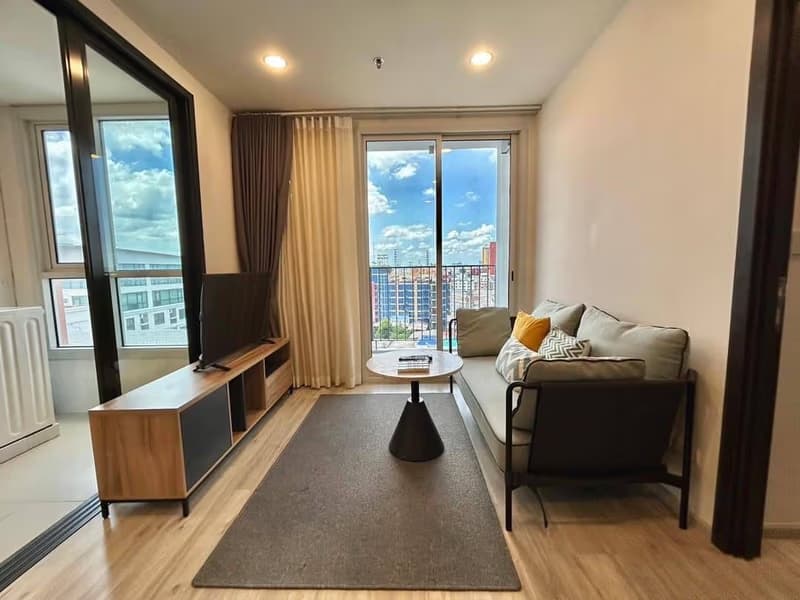 2 Bed Condo for Rent in Huai Khwang