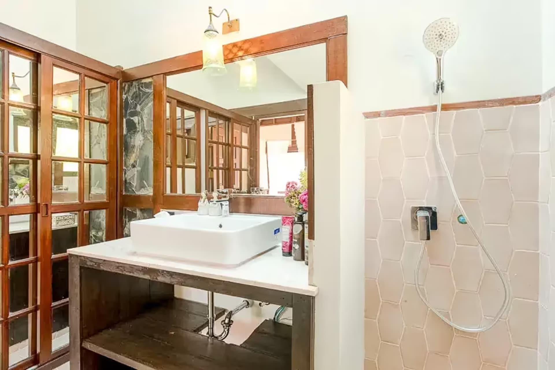 5 Bedroom House - Image 15