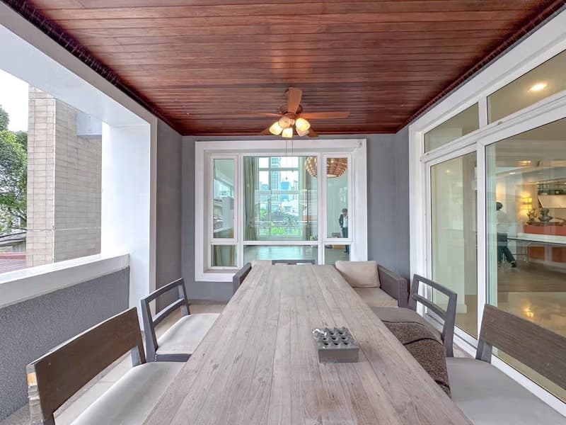 9 Bed House for Sale in Watthana