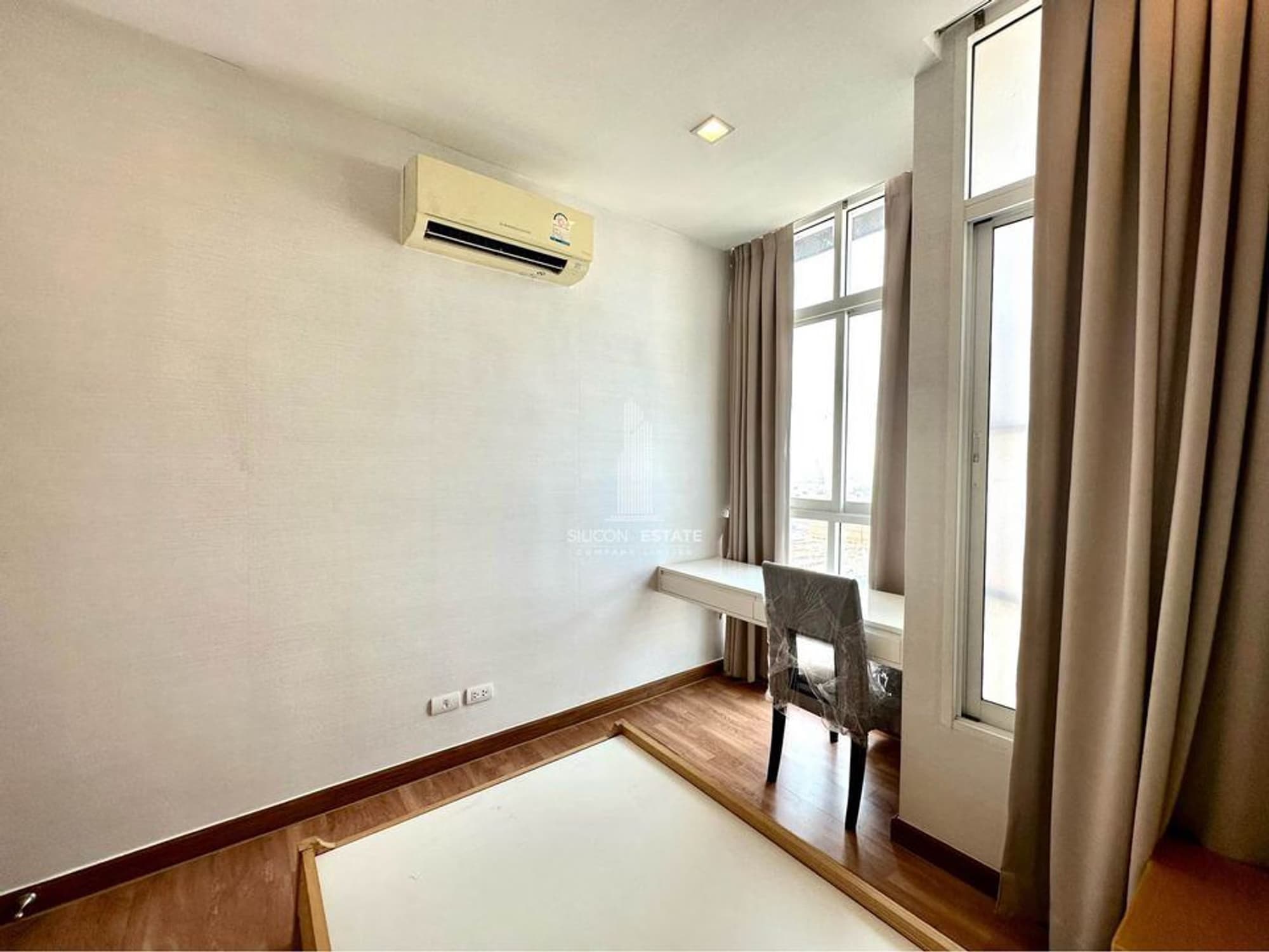 3 Bedroom Condo - Image 4
