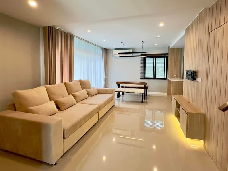 3 Bed House for Rent and Sale in Bang Phli