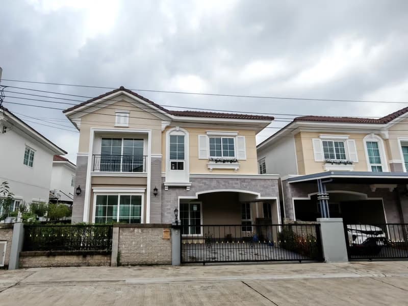 4 Bed House for Sale in Prawet