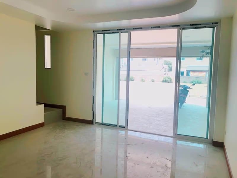 3 Bed Townhouse for Sale in Mueang Chiang Mai