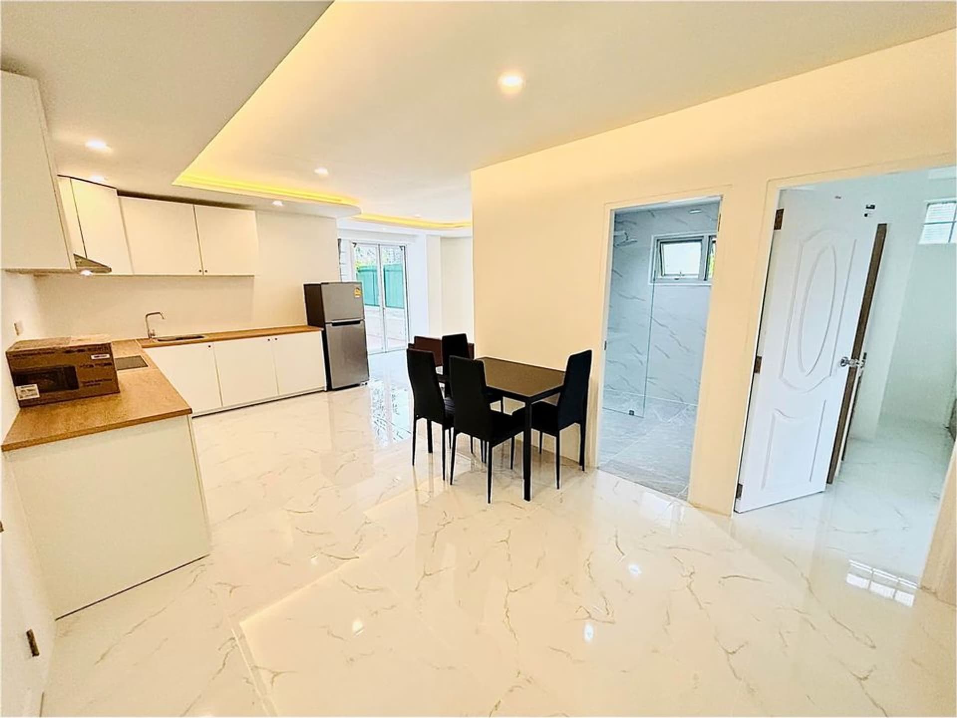 2 Bed Condo for Rent in Khlong Toei - Image 14
