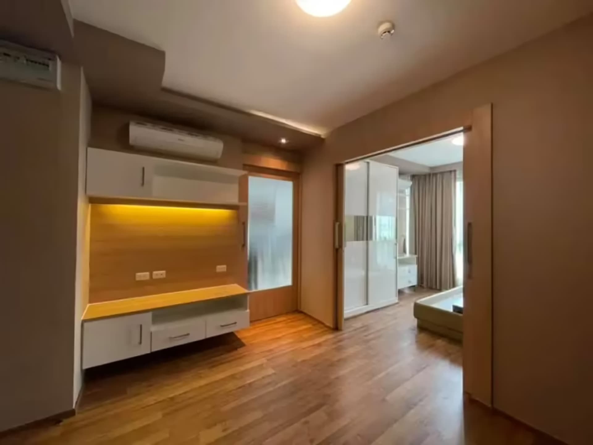 1 Bedroom Condo - Image 4