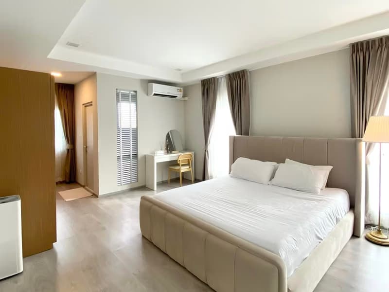 2 Bed House for Rent and Sale in Bang Na