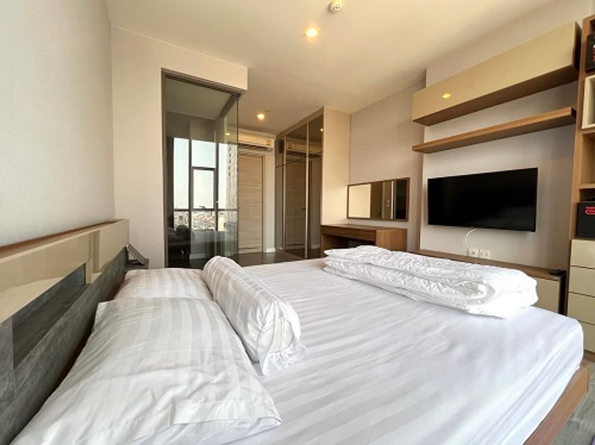 Condo for Rent at The Room Sathorn - TanonPun - Image 4
