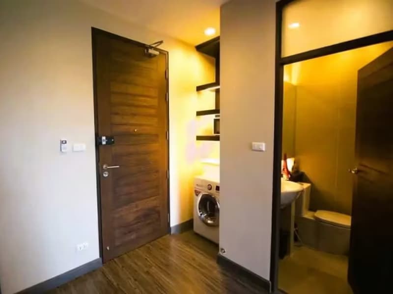 1 Bedroom Condo