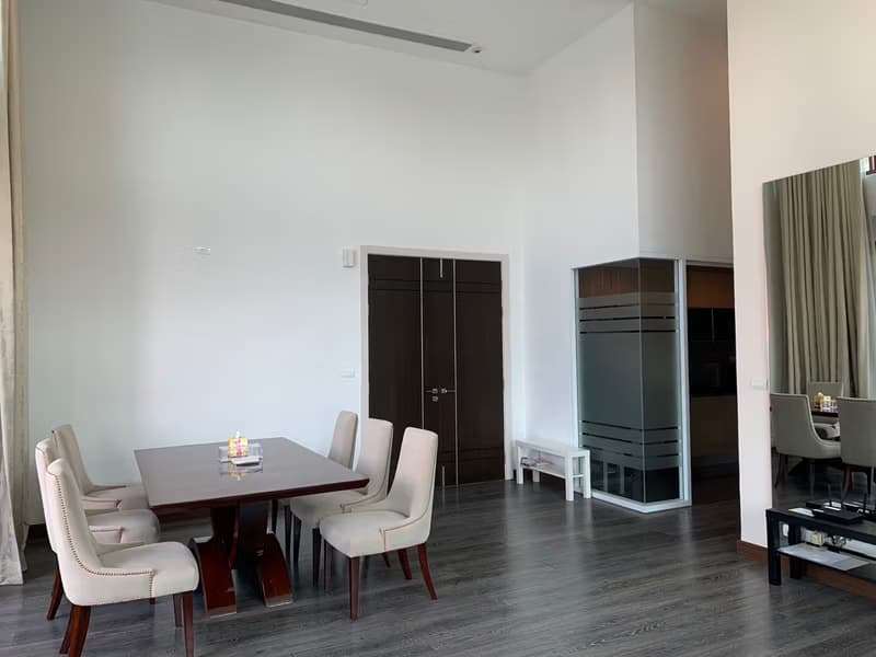 Condo for Rent at The Crest Ruamrudee