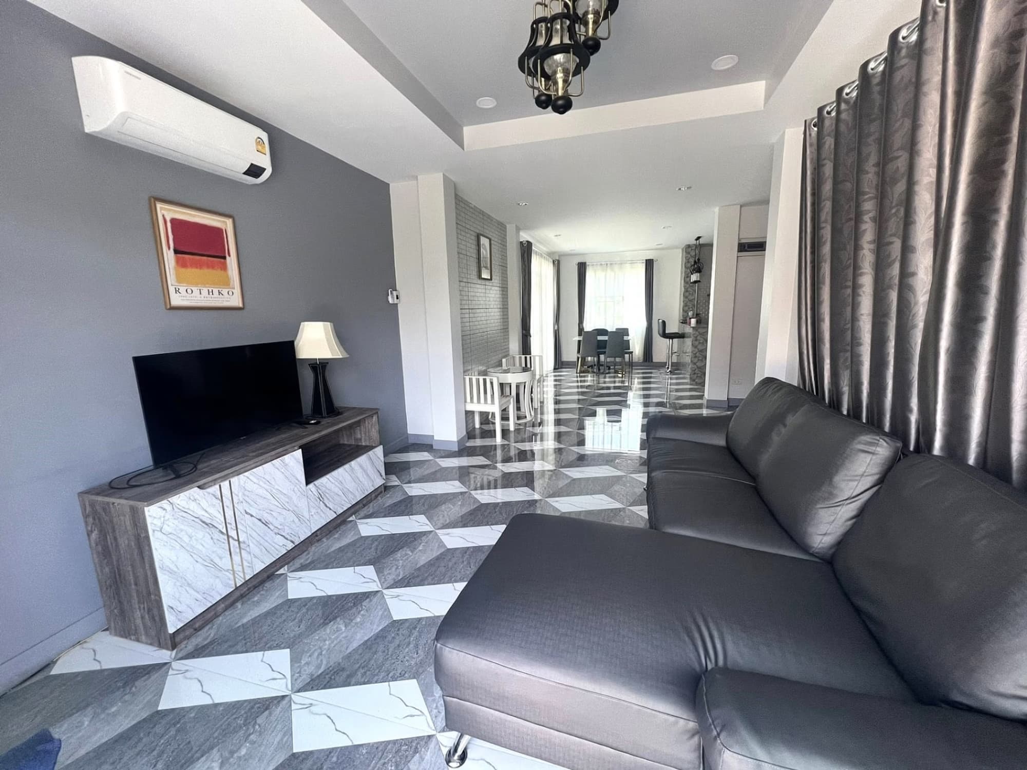 3 Bed House for Rent in Mueang Chiang Mai - Image 2