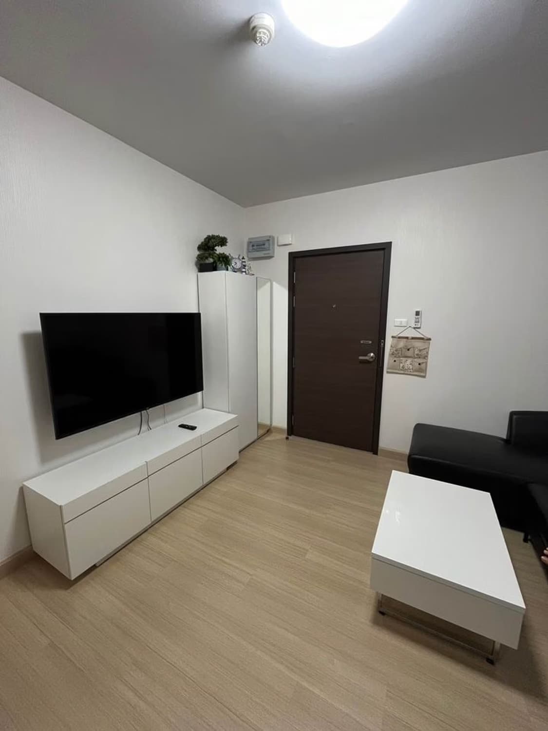 1 Bed Condo for Rent and Sale  Near Phra Ram 9 MRT - Image 1