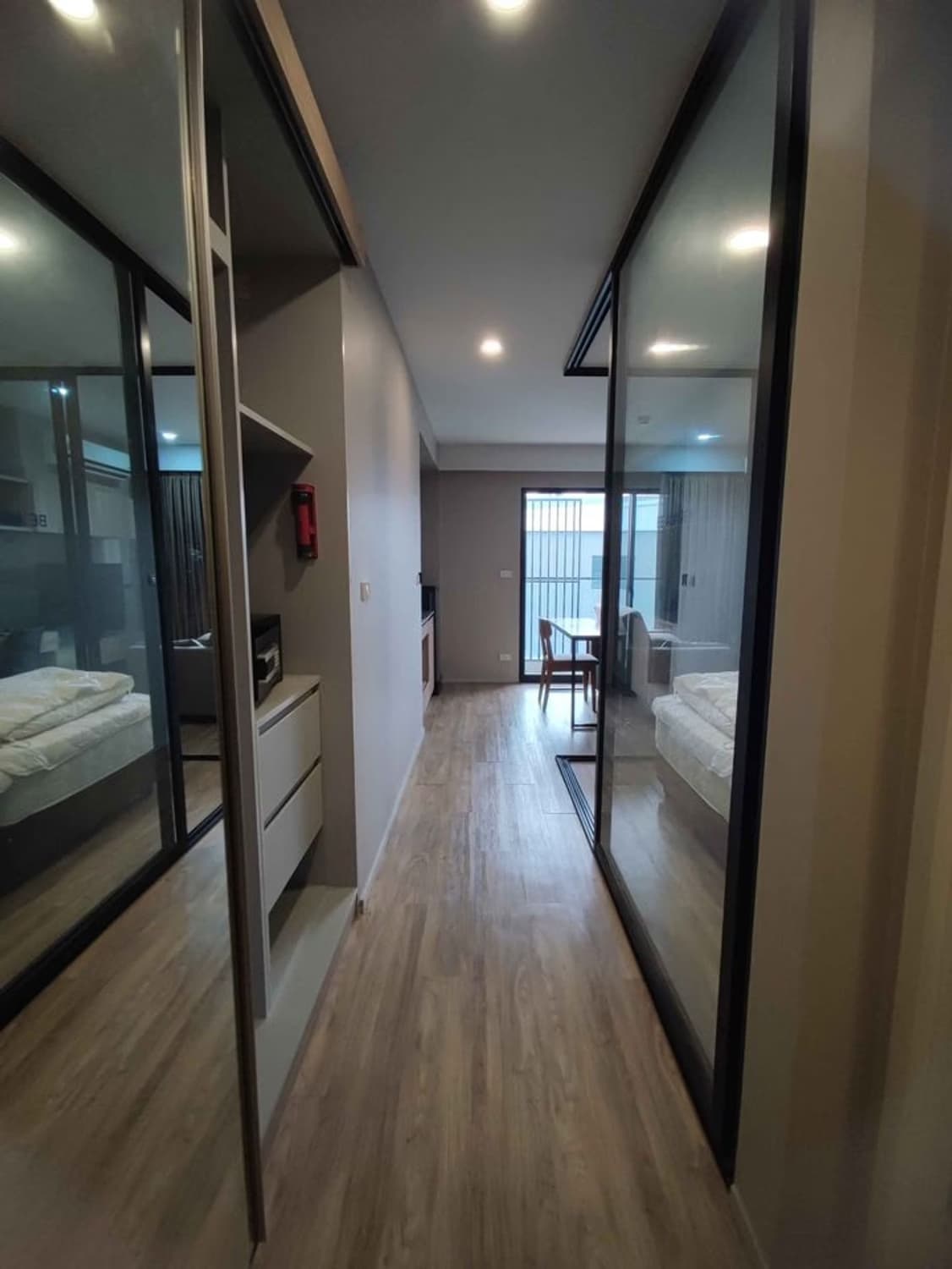 1 ห้องนอน Condo สำหรับ จำหน่าย ใน สาทร - Image 4