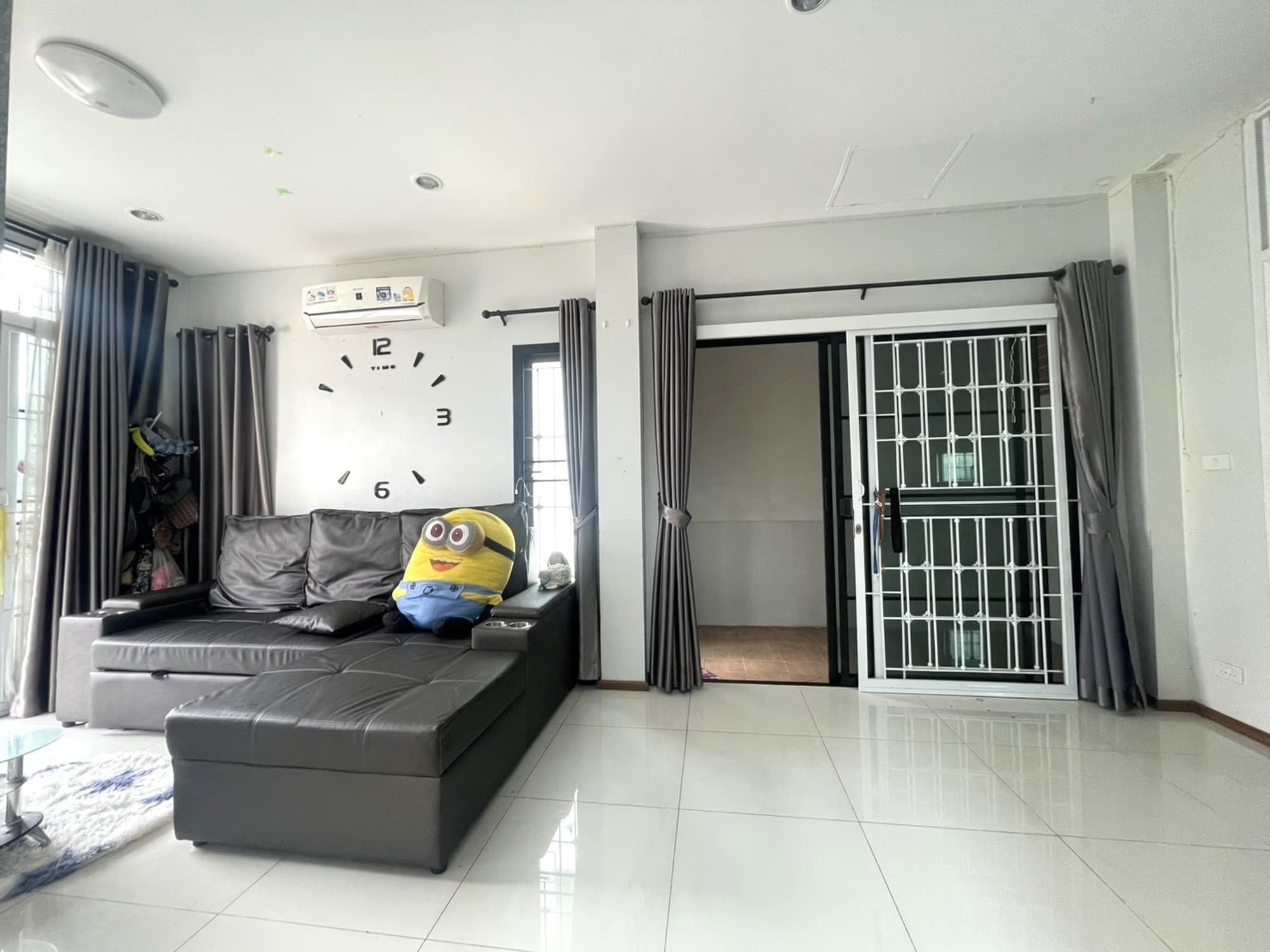 3 Bed House for Rent in Saraphi District - Image 2