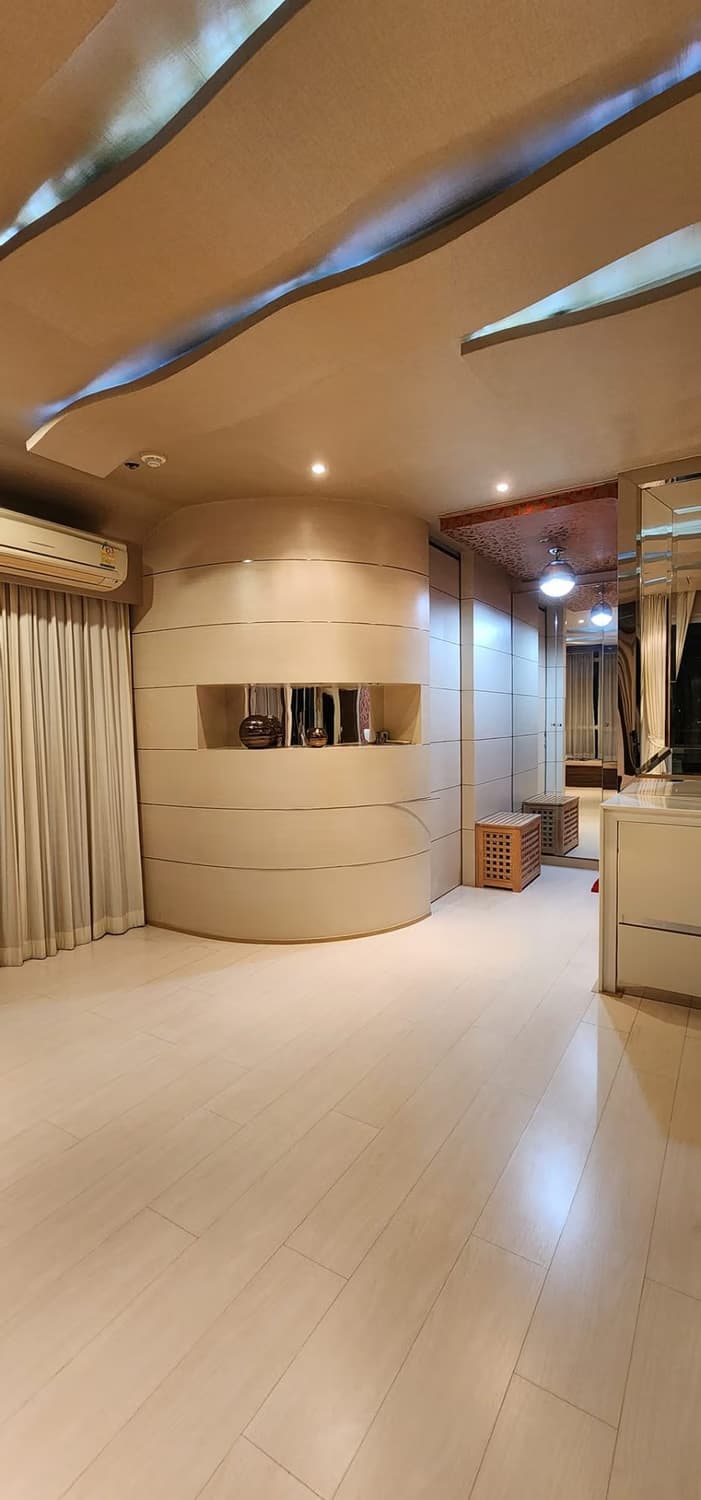 1 Bed Condo for Sale in Huai Khwang - Image 9