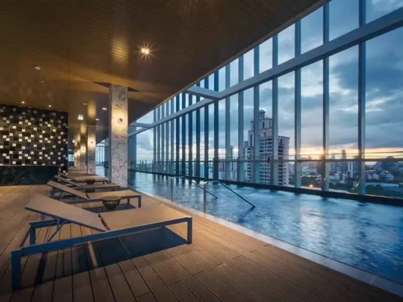 1 Bedroom Condo