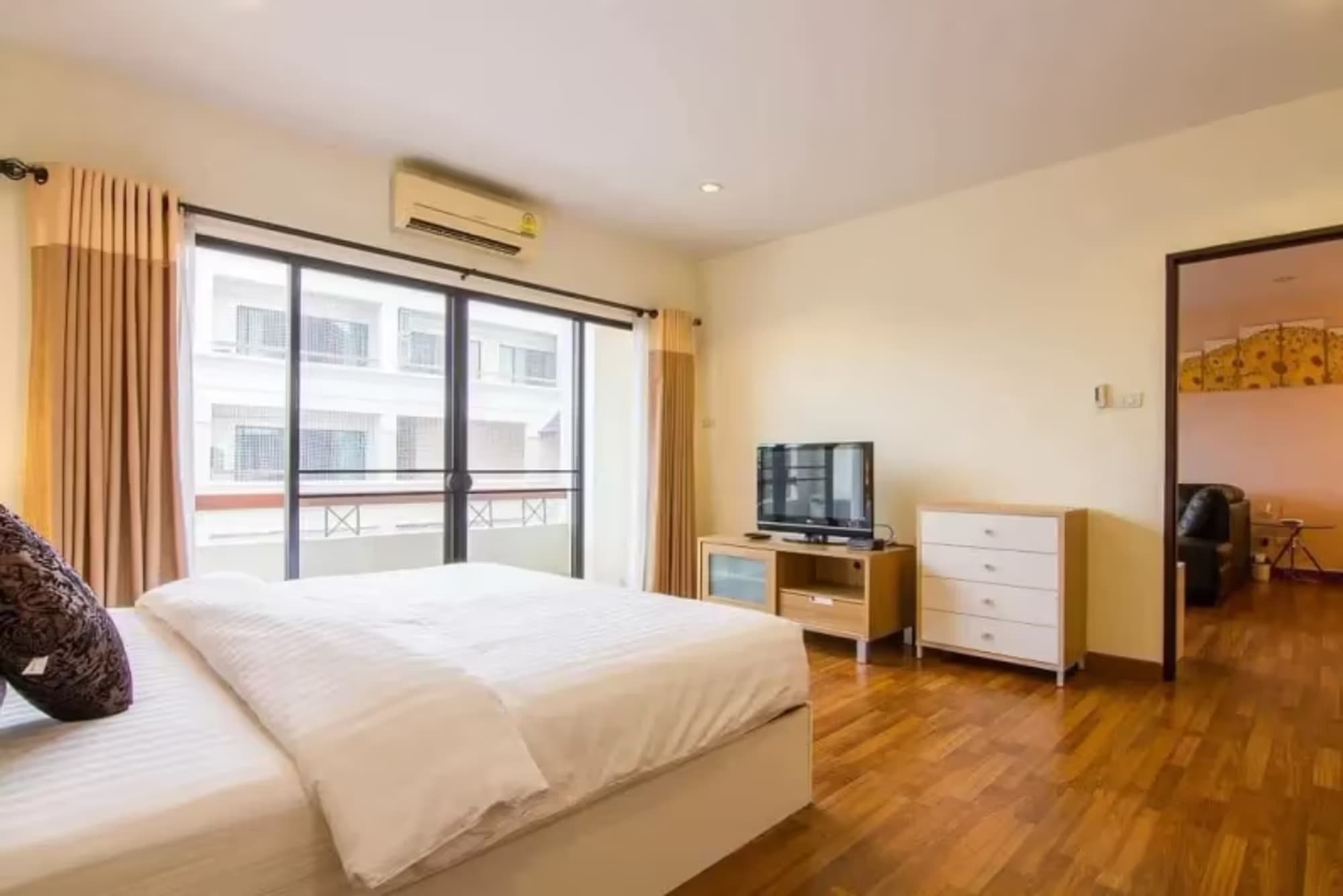 3 Bedroom Condo - Image 8