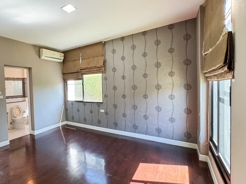 House for Sale at Manthana Rama 9 - Srinakarin