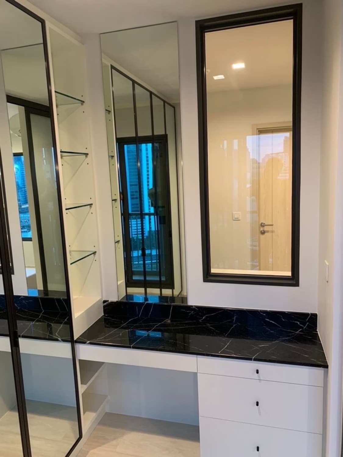 1 ห้องนอน Condo สำหรับ จำหน่าย ใกล้ Phloen Chit BTS - Image 8