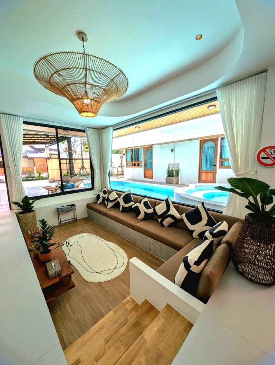 7 Bed House for Sale in Doi Saket District - Image 4