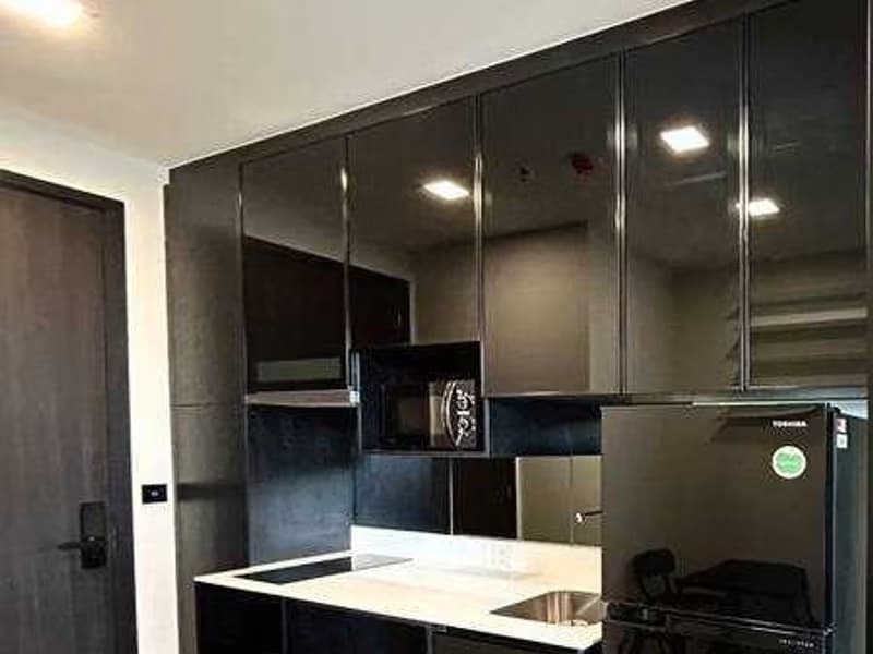 Studio Condo for Rent in Phaya Thai