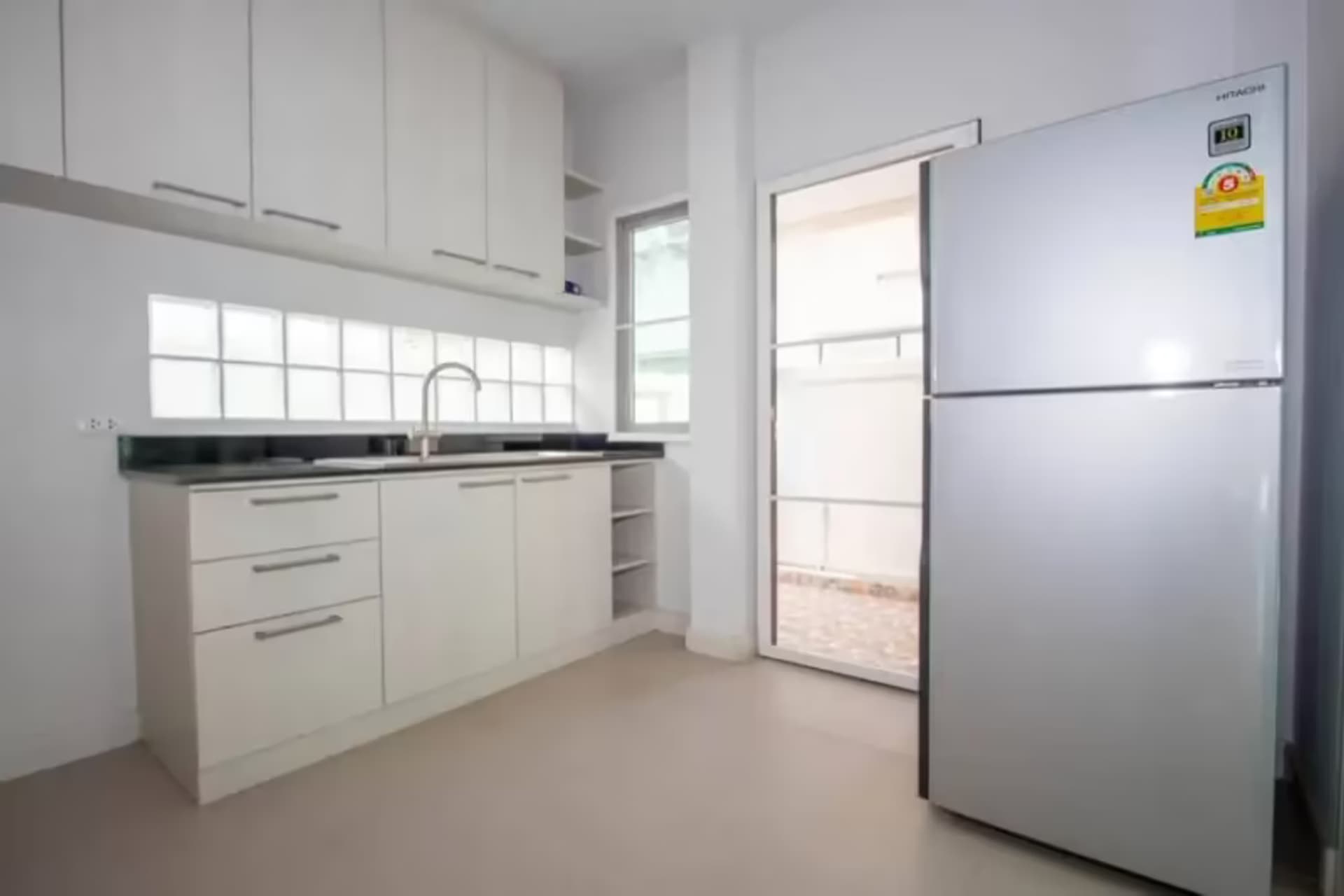 3 Bedroom House - Image 7