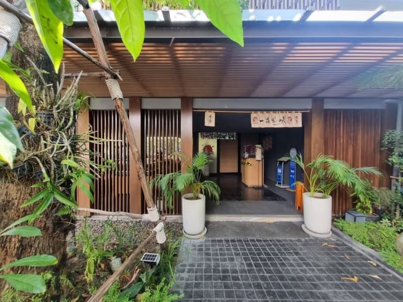 undefined Bed Commercial for Rent in Khlong Toei