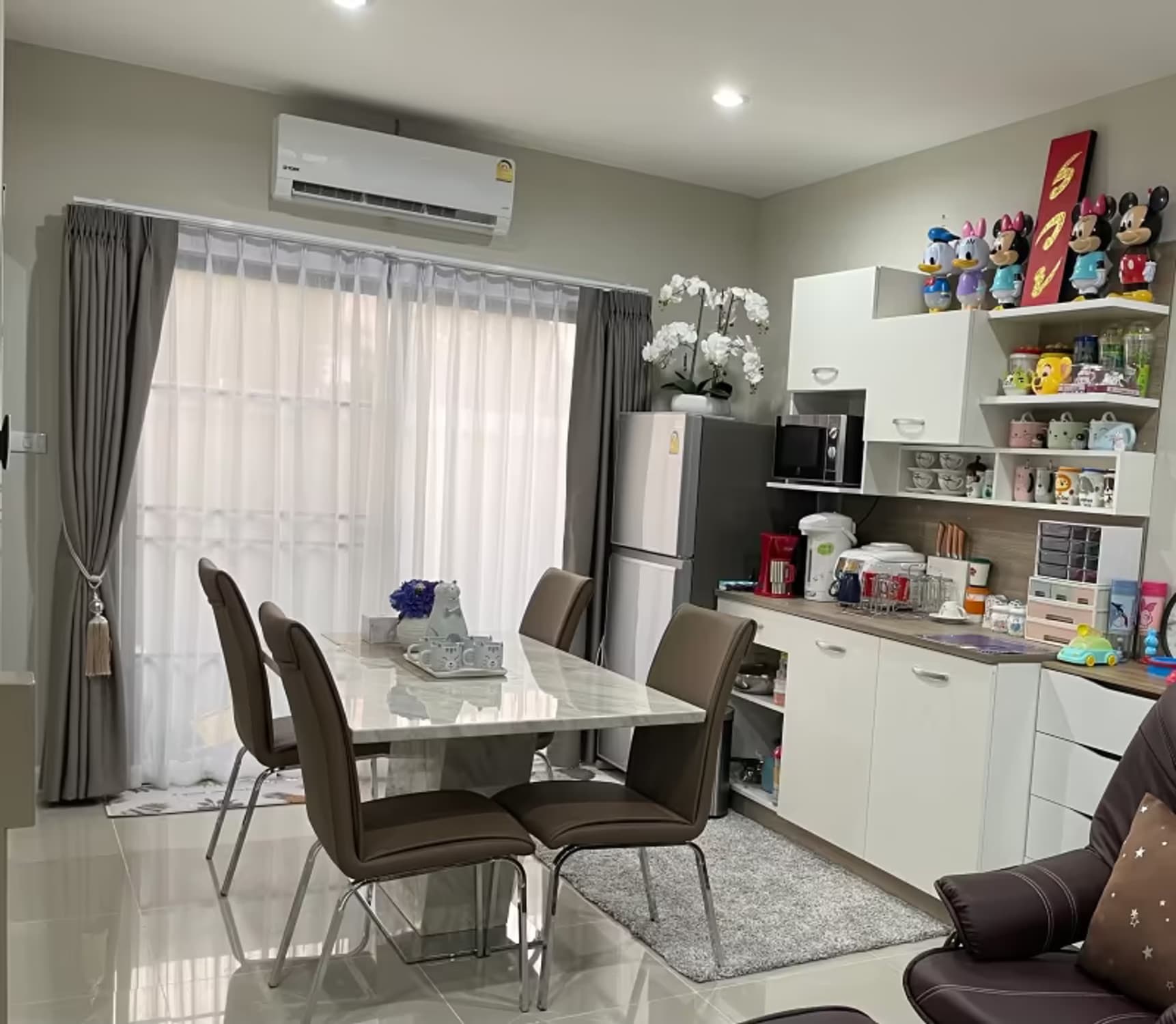 4 Bedroom House - Image 2