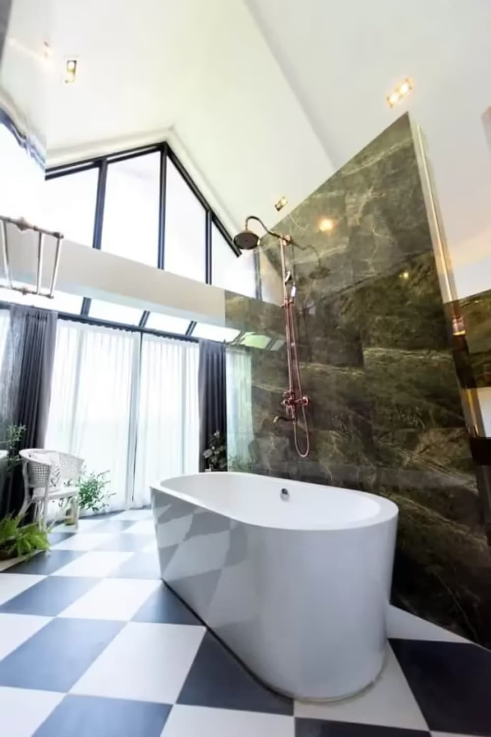 5 Bedroom House - Image 15