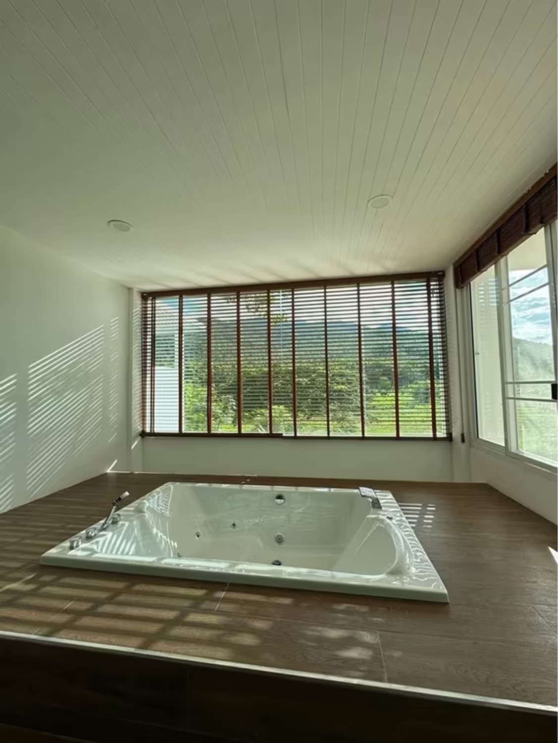4 Bedroom House - Image 11