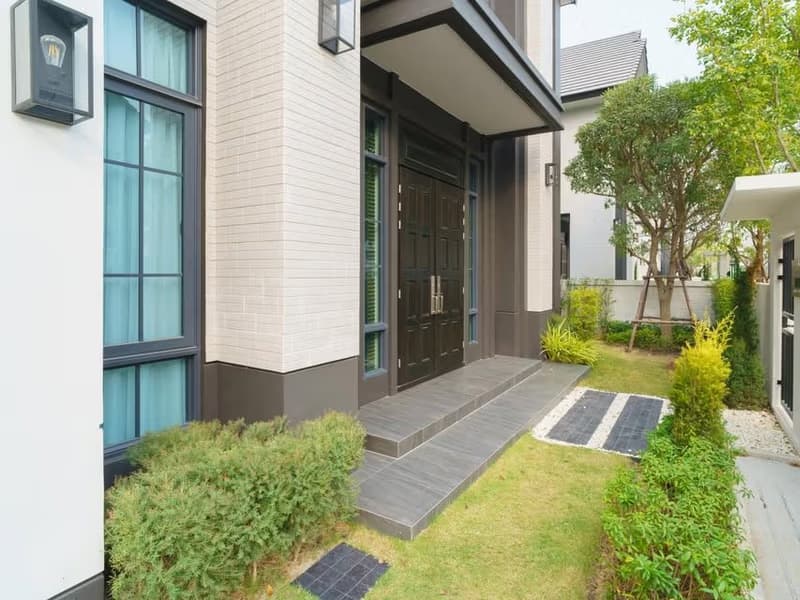5 Bed House for Rent and Sale in Bang Phli