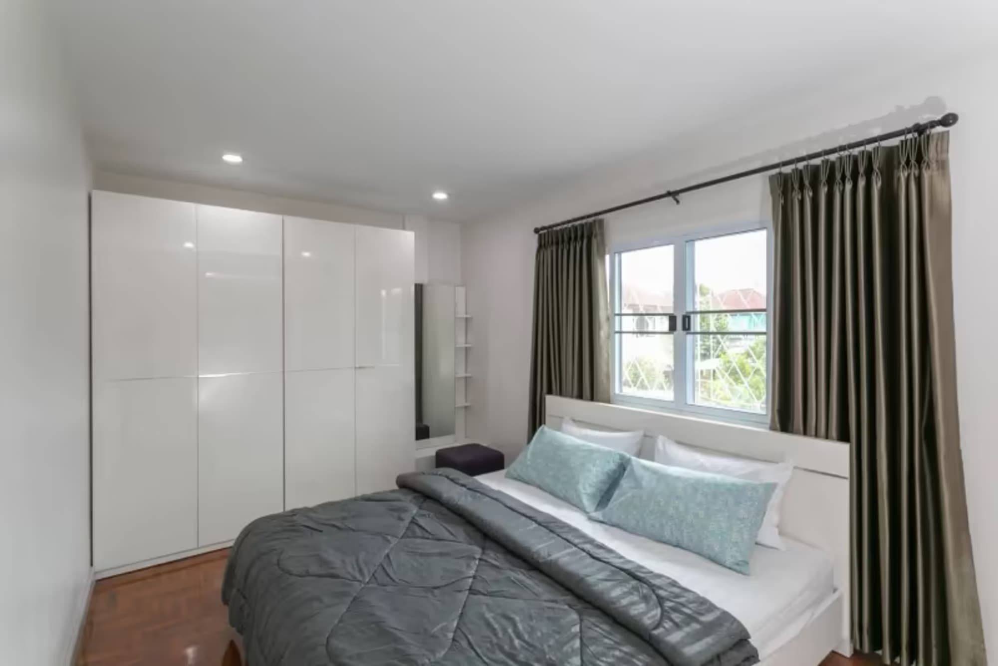 2 Bedroom House - Image 10