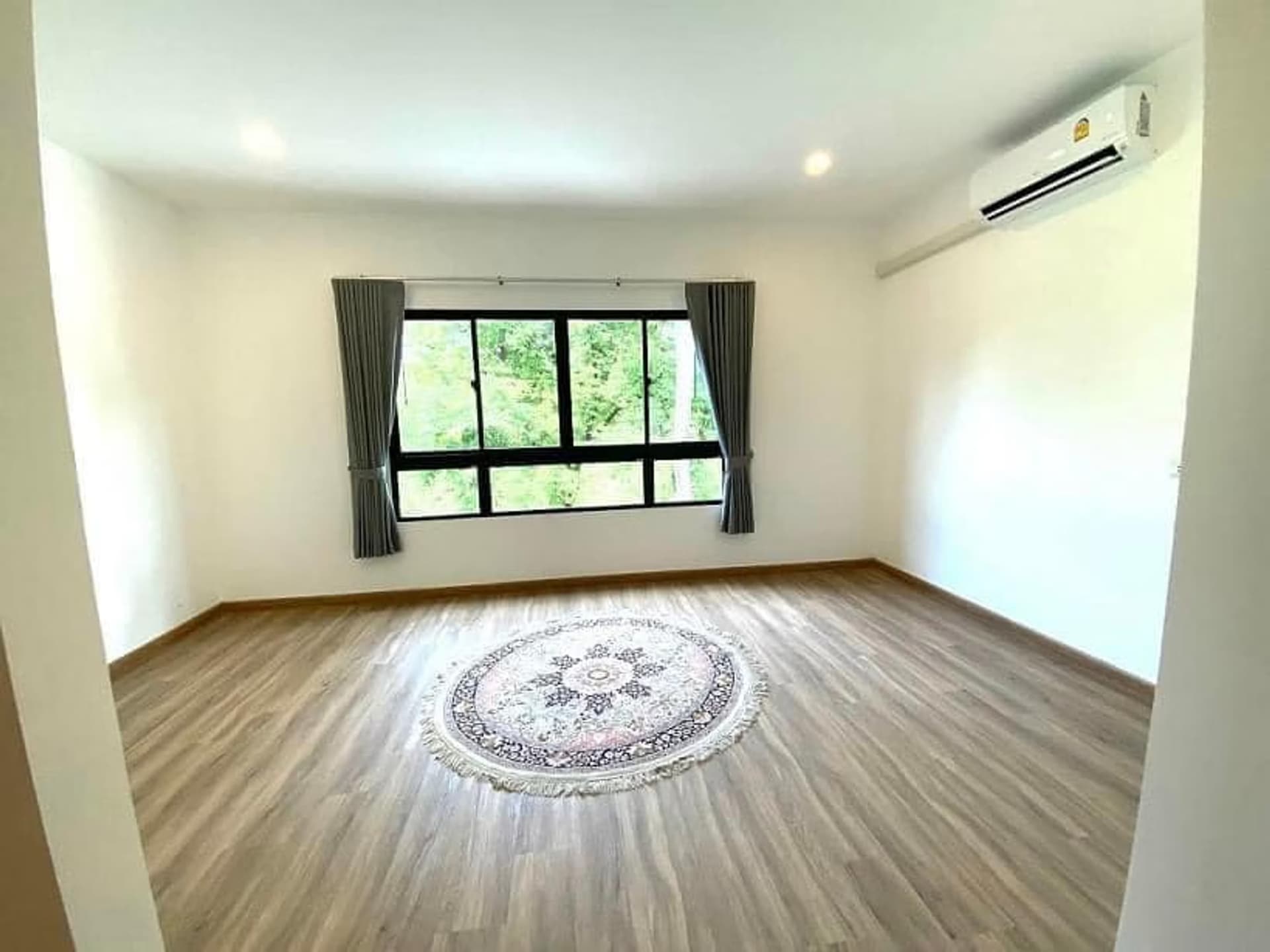 3 Bed Townhouse for Rent and Sale in Bang Kapi - Image 10
