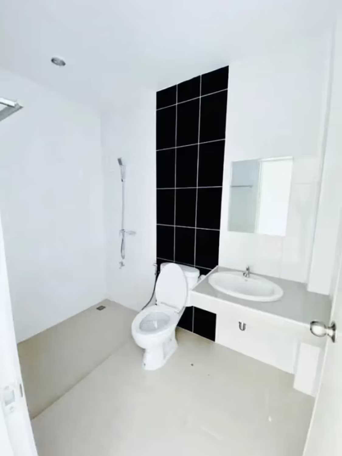 2 Bedroom House - Image 1