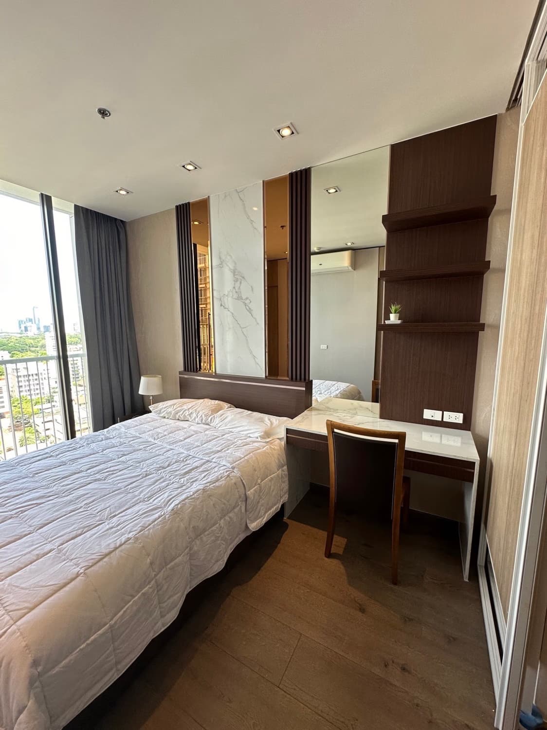 Condo for Rent at Park Origin Phrom Phong - Image 2